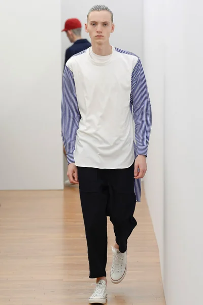 Look 13